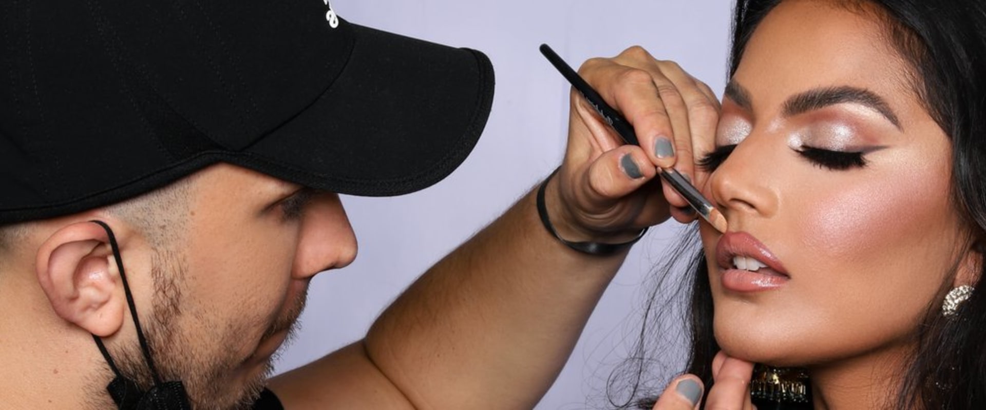 What to Expect During a Mobile Makeup Artist Trial Session